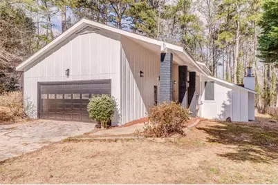 6788 E Woodridge Place E, Douglasville, GA 30135 - Photo 9