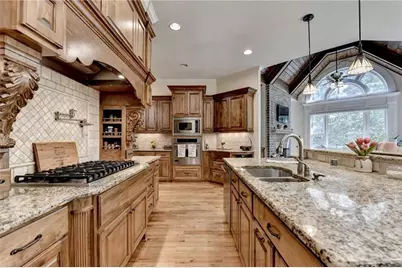 11037 Estates Circle, Alpharetta, GA 30022 - Photo 9