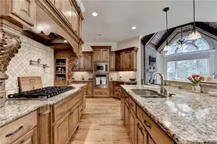 11037 Estates Cir, Alpharetta, GA 30022 - Photo 9