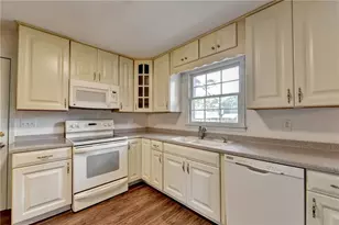 3318 Shorelake Dr, Tucker, GA 30084 - Photo 9