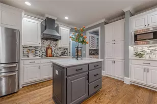 10425 High Falls Cir, Johns Creek, GA 30022 - Photo 15
