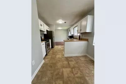 824 Greenhedge Drive, Stone Mountain, GA 30088 - Photo 5