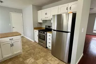 824 Greenhedge Dr, Stone Mountain, GA 30088 - Photo 3