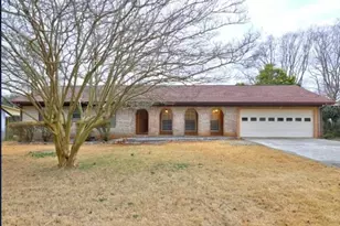 457 Castleaire Dr SW, Stone Mountain, GA 30087 - Photo 3