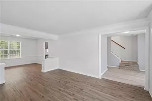 6392 Phillips Ct, Lithonia, GA 30058 - Photo 5