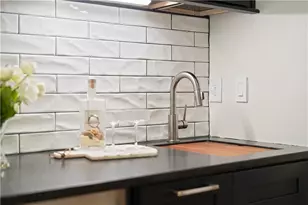 1096 Victoria St NE, Atlanta, GA 30319 - Photo 11