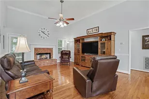 202 Academy Woods Dr, Jefferson, GA 30549 - Photo 9