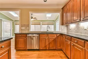5155 Harbury Ln, Suwanee, GA 30024 - Photo 15