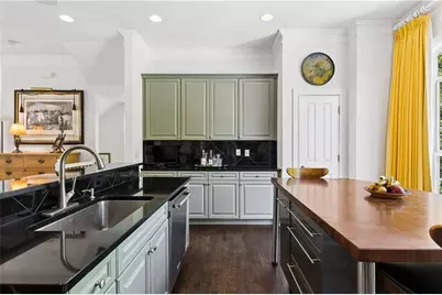2690 Rivers Edge Drive NE, Atlanta, GA 30324 - Photo 11