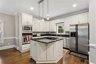 1104 Chantilly Crescent NE, Atlanta, GA 30324 - Photo 7