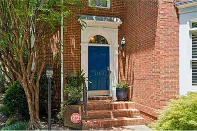 1104 Chantilly Crescent NE, Atlanta, GA 30324 - Photo 3