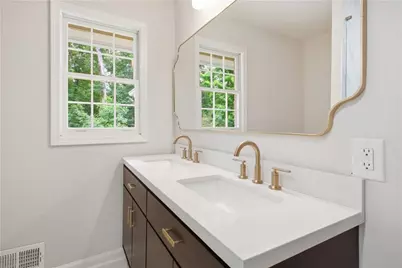 1180 Lakeshore Circle, Gainesville, GA 30501 - Photo 13