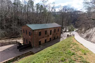 9785 La View Cir, Roswell, GA 30075 - Photo 65