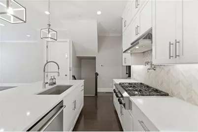 2070 Wheaton Way, Atlanta, GA 30328 - Photo 9