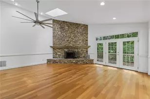 6137 White Oak Dr, Flowery Branch, GA 30542 - Photo 17