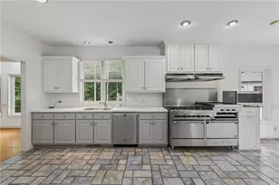 6137 White Oak Dr, Flowery Branch, GA 30542 - Photo 17