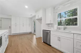 2920 Fantasy Ln, Decatur, GA 30033 - Photo 15