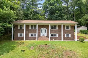 279 Heck Rd NE, Kennesaw, GA 30144 - Photo 1
