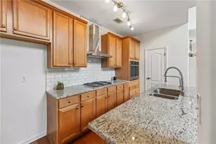 3951 Lake Pass Ln, Suwanee, GA 30024 - Photo 7
