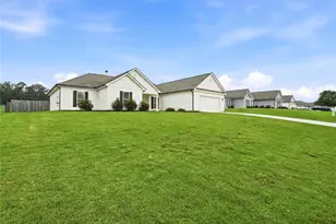 190 Marie Ct, Bethlehem, GA 30620 - Photo 3