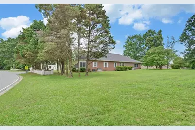 1261 Enota Avenue NE, Gainesville, GA 30501 - Photo 3