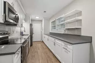 923 Bay Berry Ln, Lawrenceville, GA 30043 - Photo 13