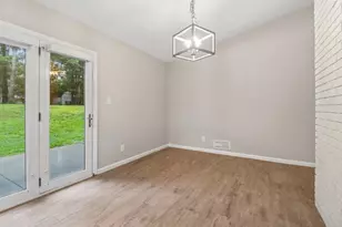923 Bay Berry Ln, Lawrenceville, GA 30043 - Photo 11