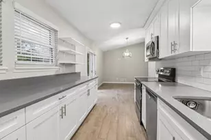 923 Bay Berry Ln, Lawrenceville, GA 30043 - Photo 15