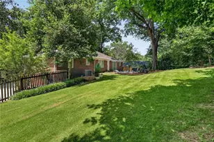 388 Lakemoore Dr NE, Atlanta, GA 30342 - Photo 29