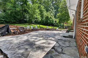 388 Lakemoore Dr NE, Atlanta, GA 30342 - Photo 31