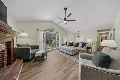 916 Fernwood Road, Woodstock, GA 30189 - Photo 7