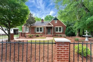 952 Wayside St, Cornelia, GA 30531 - Photo 1