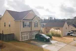 1066 Mcduffie Cir, Douglasville, GA 30134 - Photo 3