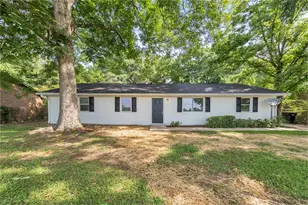 27 Pratt St, Newnan, GA 30263 - Photo 1