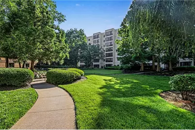 1800 Clairmont Lake #711, Decatur, GA 30033 - Photo 3