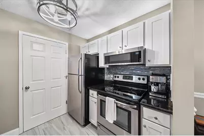 1074 Peachtree Walk NE #B401, Atlanta, GA 30309 - Photo 7