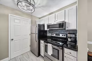 1074 Peachtree Walk NE, Atlanta, GA 30309 - Photo 7