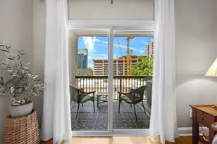 1074 Peachtree Walk NE, Atlanta, GA 30309 - Photo 15