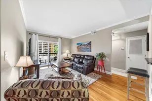1074 Peachtree Walk NE, Atlanta, GA 30309 - Photo 3