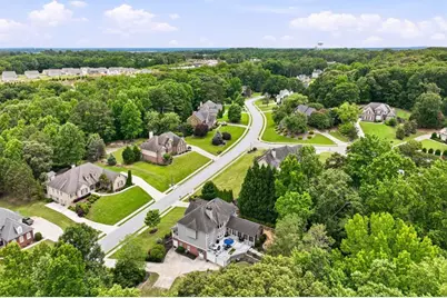 411 Hunting Hills Drive, Braselton, GA 30517 - Photo 23