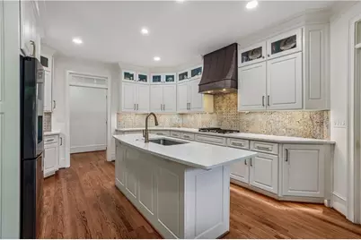 5298 Brookelake Drive, Dunwoody, GA 30338 - Photo 7