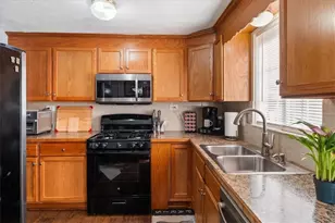 10455 Worthington Hills Manor, Roswell, GA 30076 - Photo 13