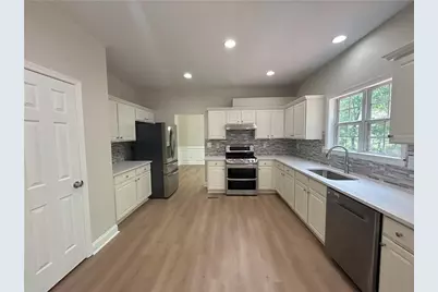 1718 Hampton Chase Circle, Lawrenceville, GA 30043 - Photo 23