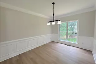 1718 Hampton Chase Cir, Lawrenceville, GA 30043 - Photo 9