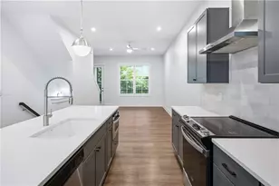 4471 Dandelion Ln, Atlanta, GA 30342 - Photo 9