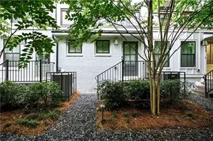 4471 Dandelion Ln, Atlanta, GA 30342 - Photo 7