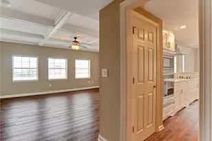 3435 Kingsboro Rd NE, Atlanta, GA 30326 - Photo 3