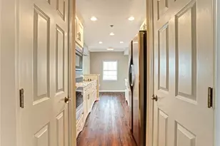 3435 Kingsboro Rd NE, Atlanta, GA 30326 - Photo 5