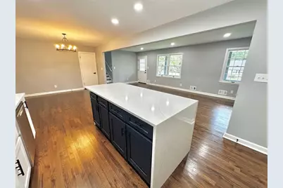 210 Suburban Drive NE, Kennesaw, GA 30144 - Photo 13