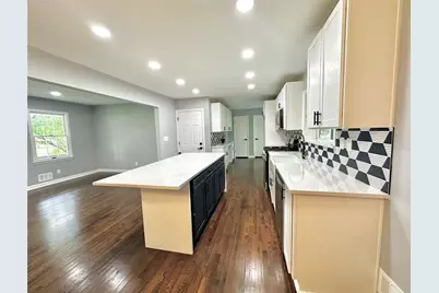 210 Suburban Drive NE, Kennesaw, GA 30144 - Photo 9